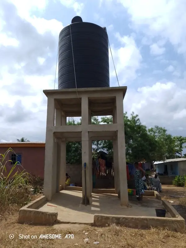 Le château d'eau construit à Zakoua, aujourd'hui en service
